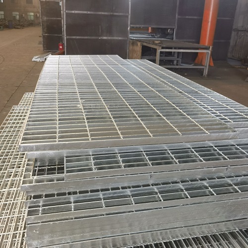 平臺鋼格板鋼格柵在石油化工領(lǐng)域的應用