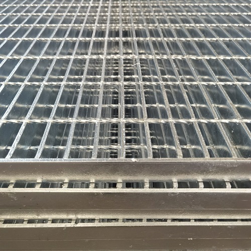 G355/30/100壓焊熱鍍鋅維修廠用鋼格柵鋼格板實(shí)用的選購(gòu)指南