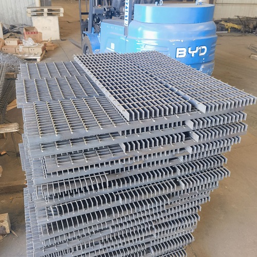 客戶血淚教訓(xùn)：選錯鋼格板規(guī)格，3個月就變形！