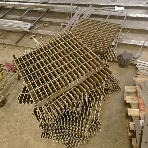 表面處理暗藏玄機(jī)！不同工藝對鋼格柵壽命的影響