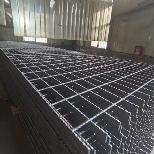 鋼格柵優(yōu)勢(shì)大解析：它比你想象的更值得選