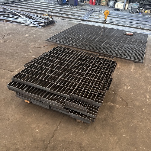 鋼格柵板在數據中心冷熱通道管理中的作用