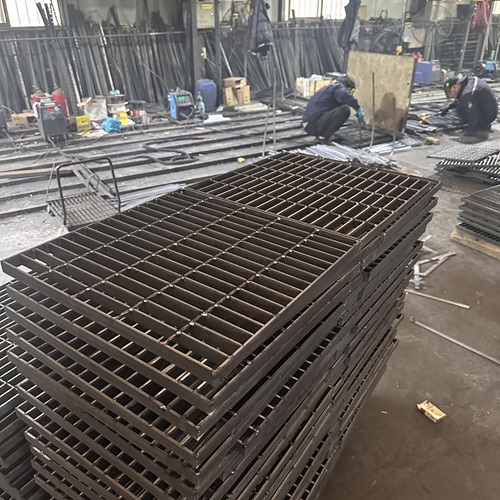 鋼格柵板變形后還能修復嗎