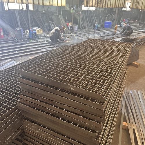 鋼格柵板維護保養(yǎng)指南，延長使用壽命