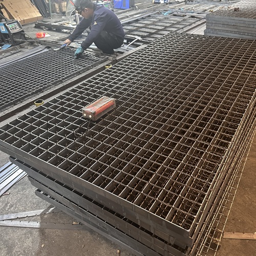 鋼格柵板連接件選擇不當(dāng)會出什么問題