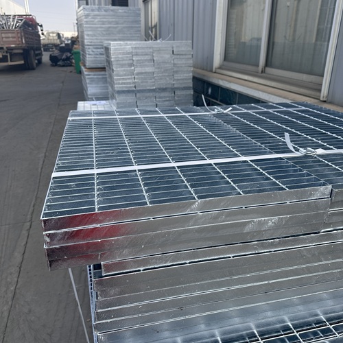 鋼格柵板在數(shù)據(jù)中心地板中的妙用