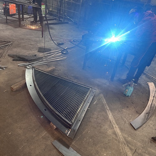 鋼格板材質(zhì)選錯易開裂！2025選型避雷指南