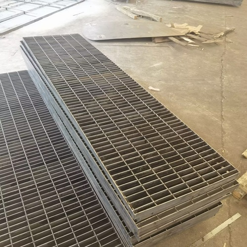 地下管廊巡檢平臺首選鋼格板，3大核心原因揭秘