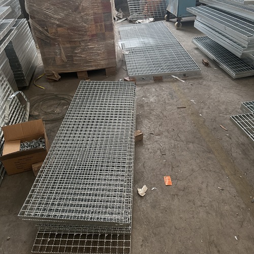 鋼格板走進(jìn)公園社區(qū)便民設(shè)施新材質(zhì)