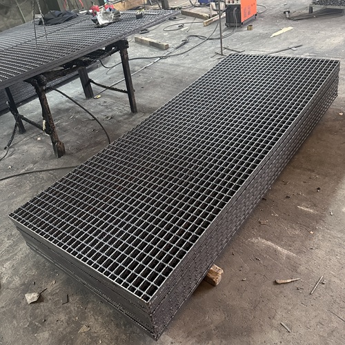 排水溝蓋板選鋼格板這幾大好處很關(guān)鍵