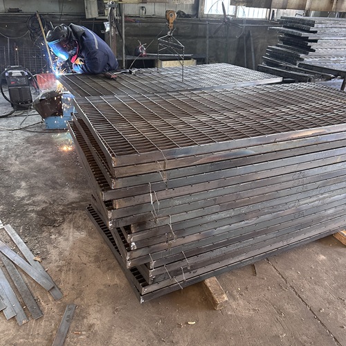 鋼格板焊接質(zhì)量怎么判斷驗收標(biāo)準(zhǔn)看這里